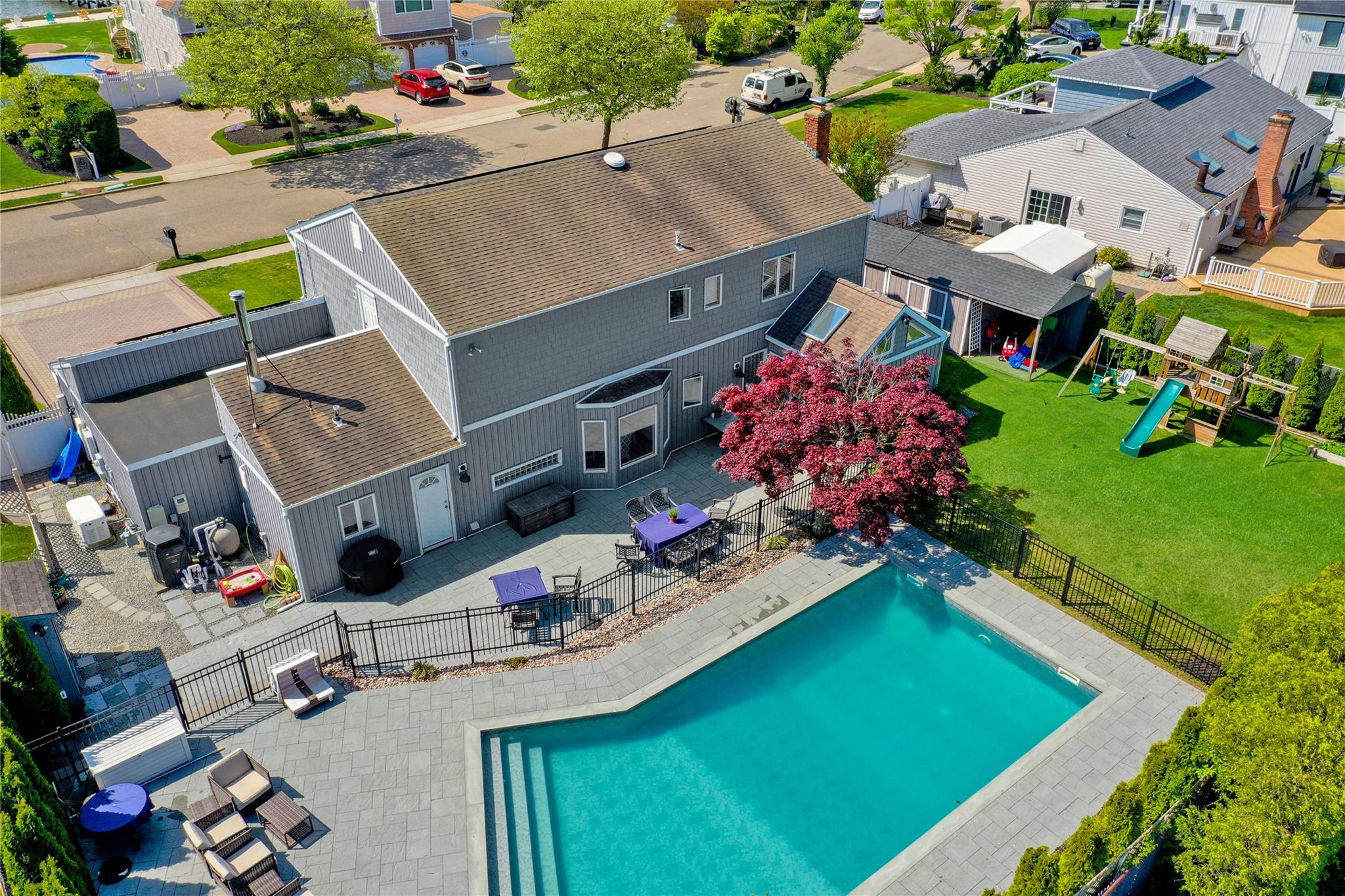 52 Shore Drive, Copiague, New York image 34