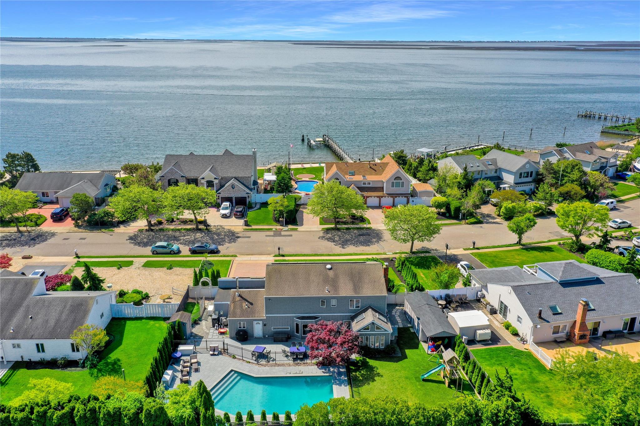 52 Shore Drive, Copiague, New York image 42