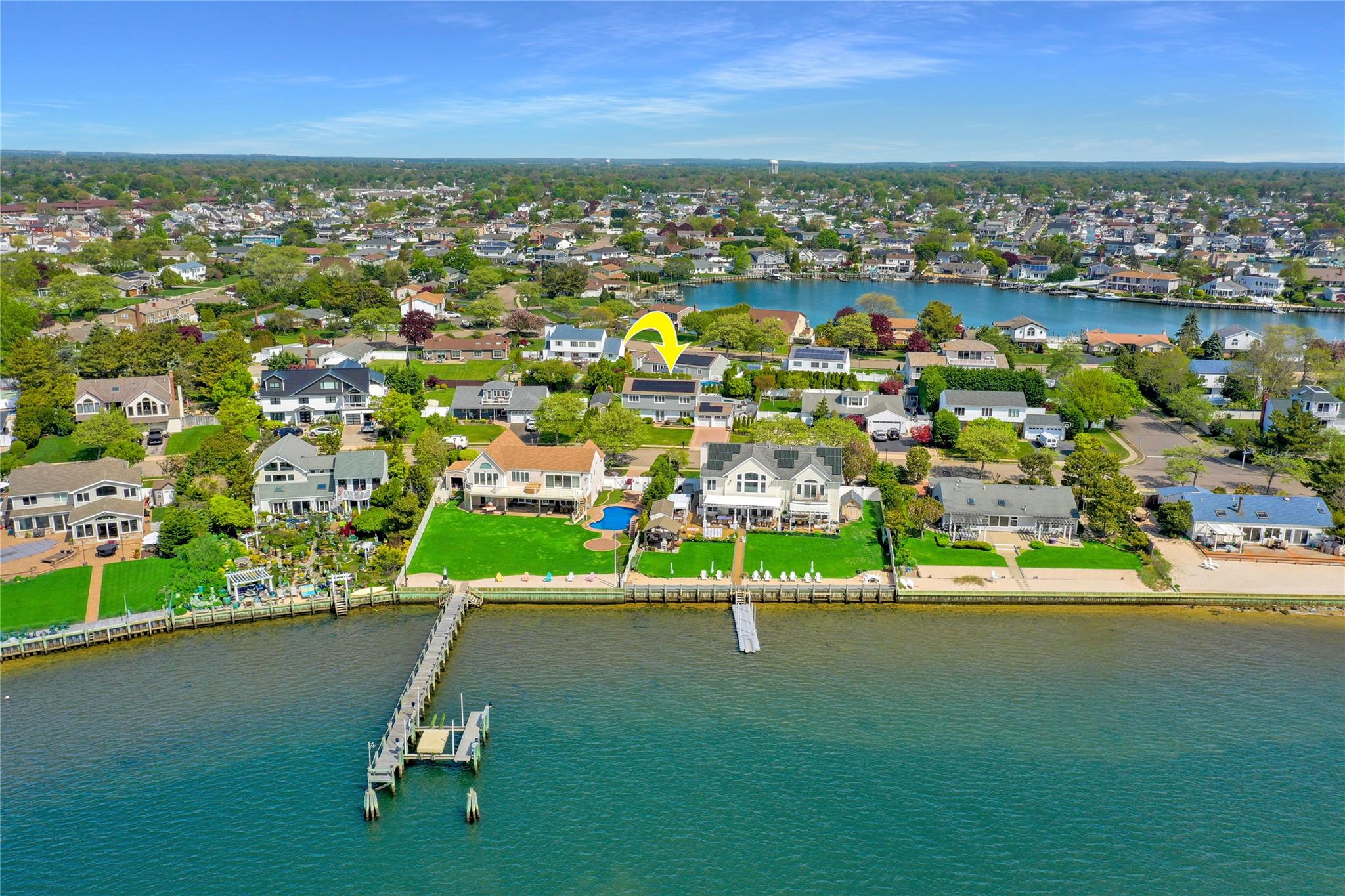 52 Shore Drive, Copiague, New York image 43