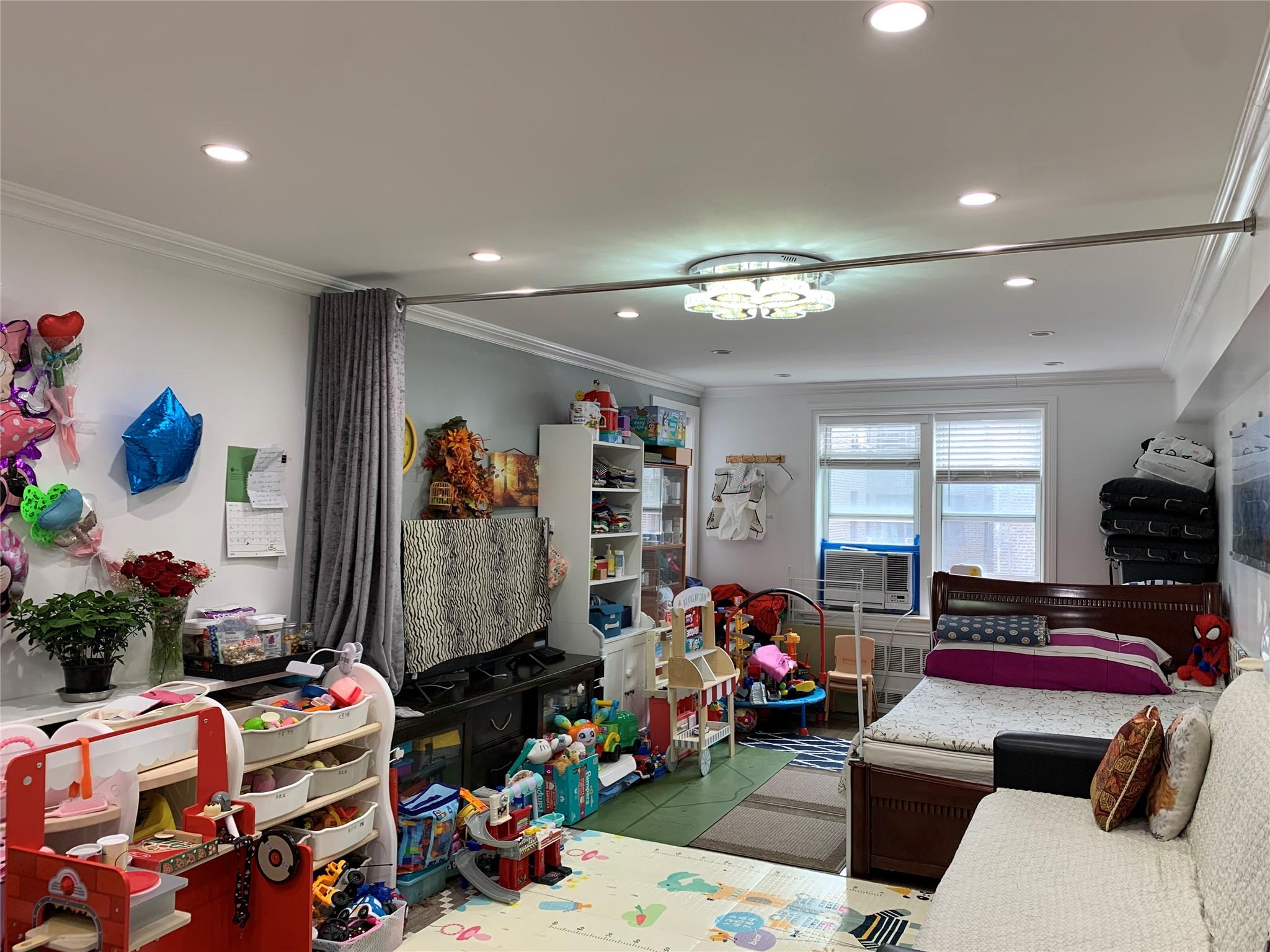 42-40 Bowne St St #5C, Flushing, New York image 3