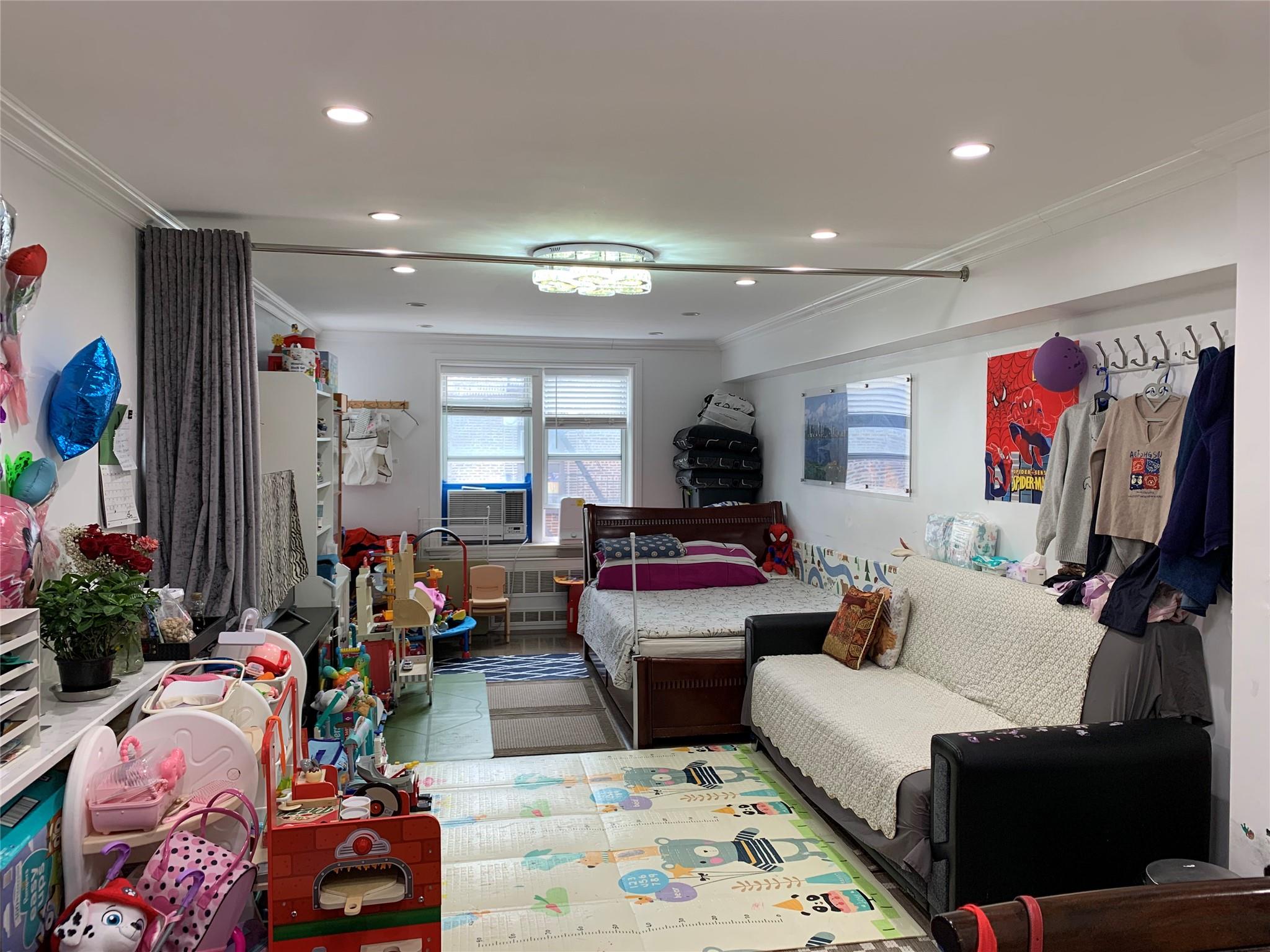 42-40 Bowne St St #5C, Flushing, New York image 2