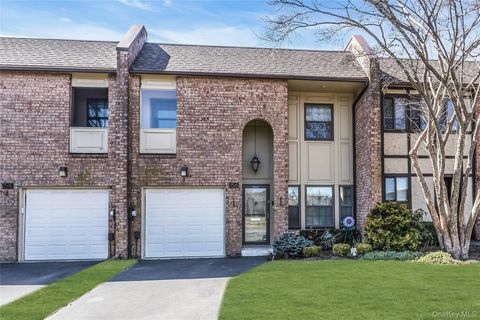 Condo For Sale - 156 Southgate Circle<br/> Massapequa Park, NY 11762