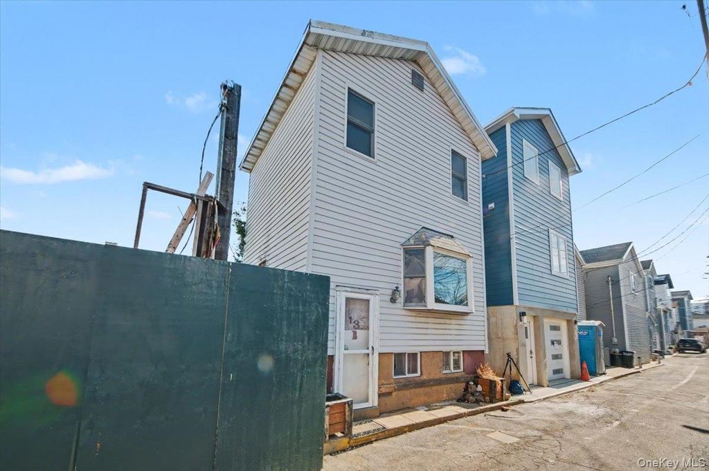 Photo of 13B Edgewater Park Park #13B, Bronx, NY 10465 (MLS # 949542)