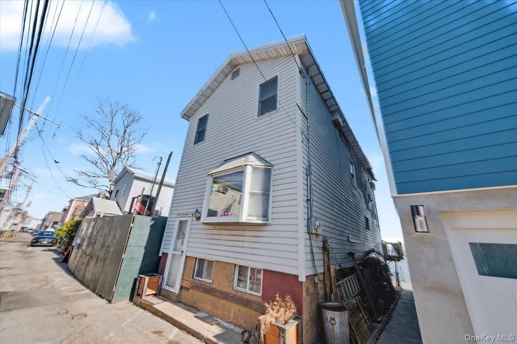 Photo of 13B Edgewater Park Park #13B, Bronx, NY 10465 (MLS # 949542)