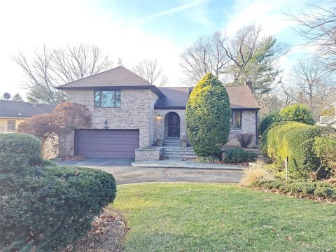 Homes For Sale - 3 Dorset Way<br/> Glen Cove, NY 11542