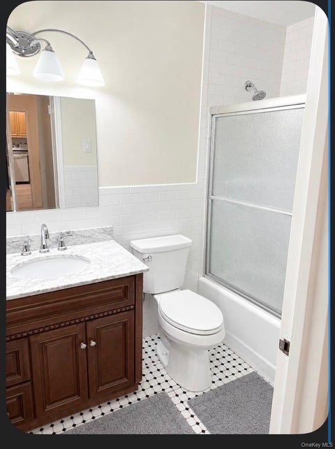 Condo For Rent - 2 Bay Club Drive #10K<br/> Bayside, NY 11360