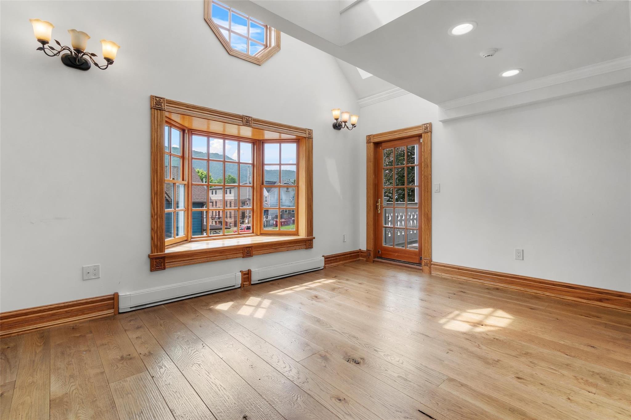 Beacon, New York 12508, United States, 1 Bedroom Bedrooms, ,2 BathroomsBathrooms,Residential,Active,150401