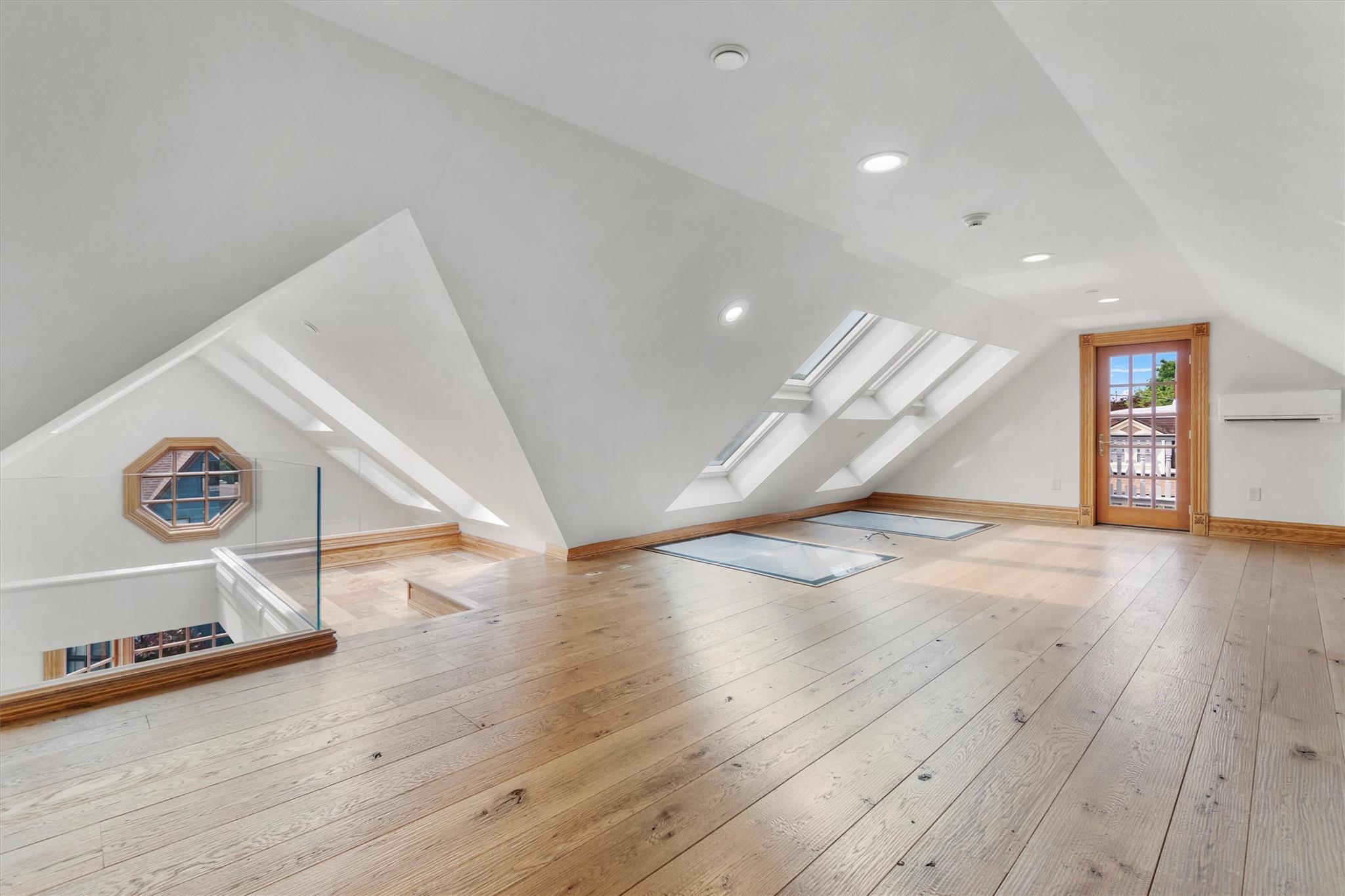 Beacon, New York 12508, United States, 1 Bedroom Bedrooms, ,2 BathroomsBathrooms,Residential,Active,150401