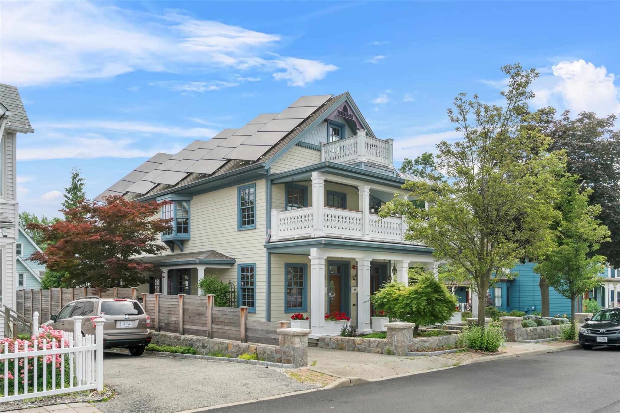 Beacon, New York 12508, United States, 1 Bedroom Bedrooms, ,2 BathroomsBathrooms,Residential,Active,150401