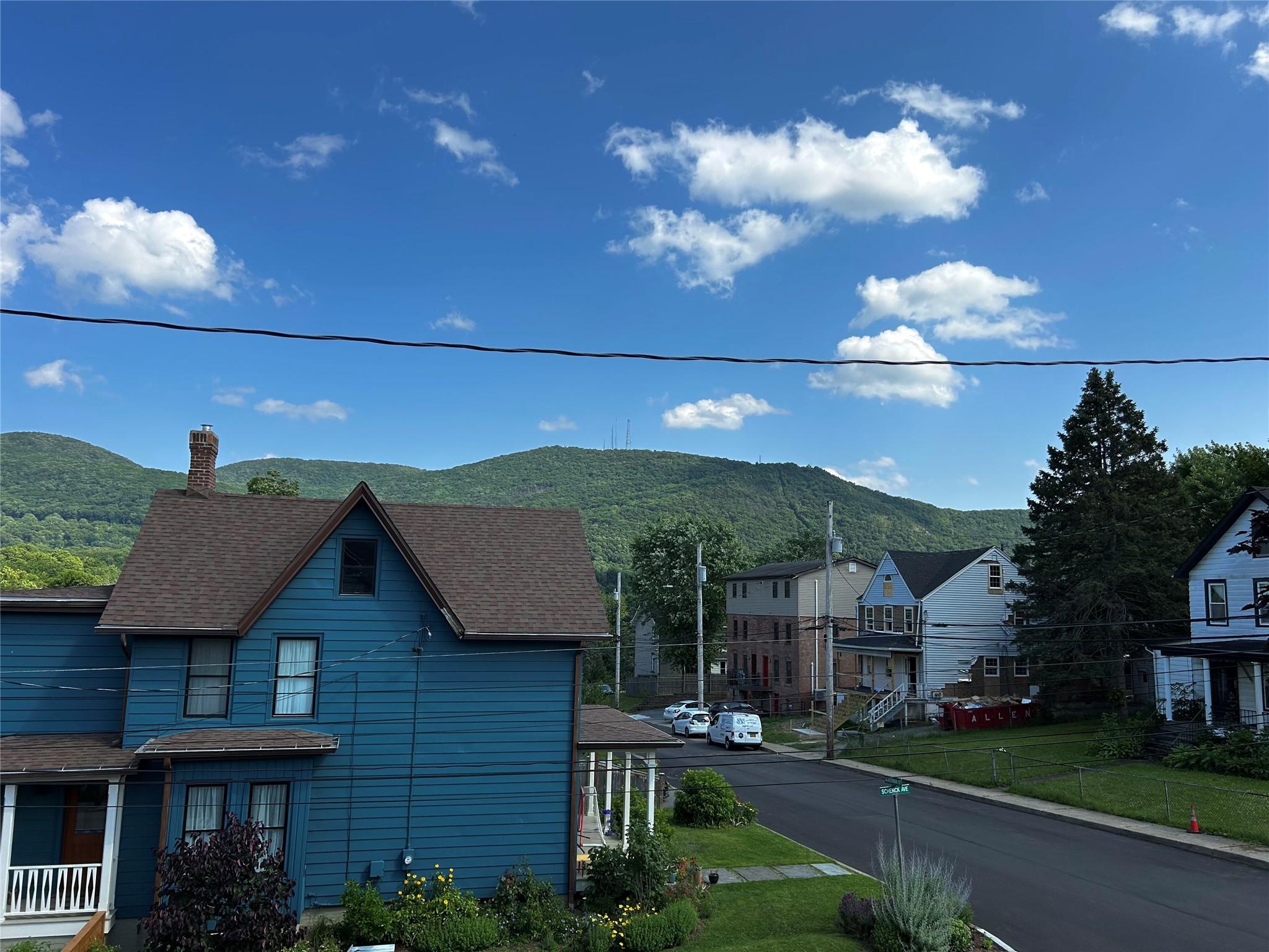 Beacon, New York 12508, United States, 1 Bedroom Bedrooms, ,2 BathroomsBathrooms,Residential,Active,150401