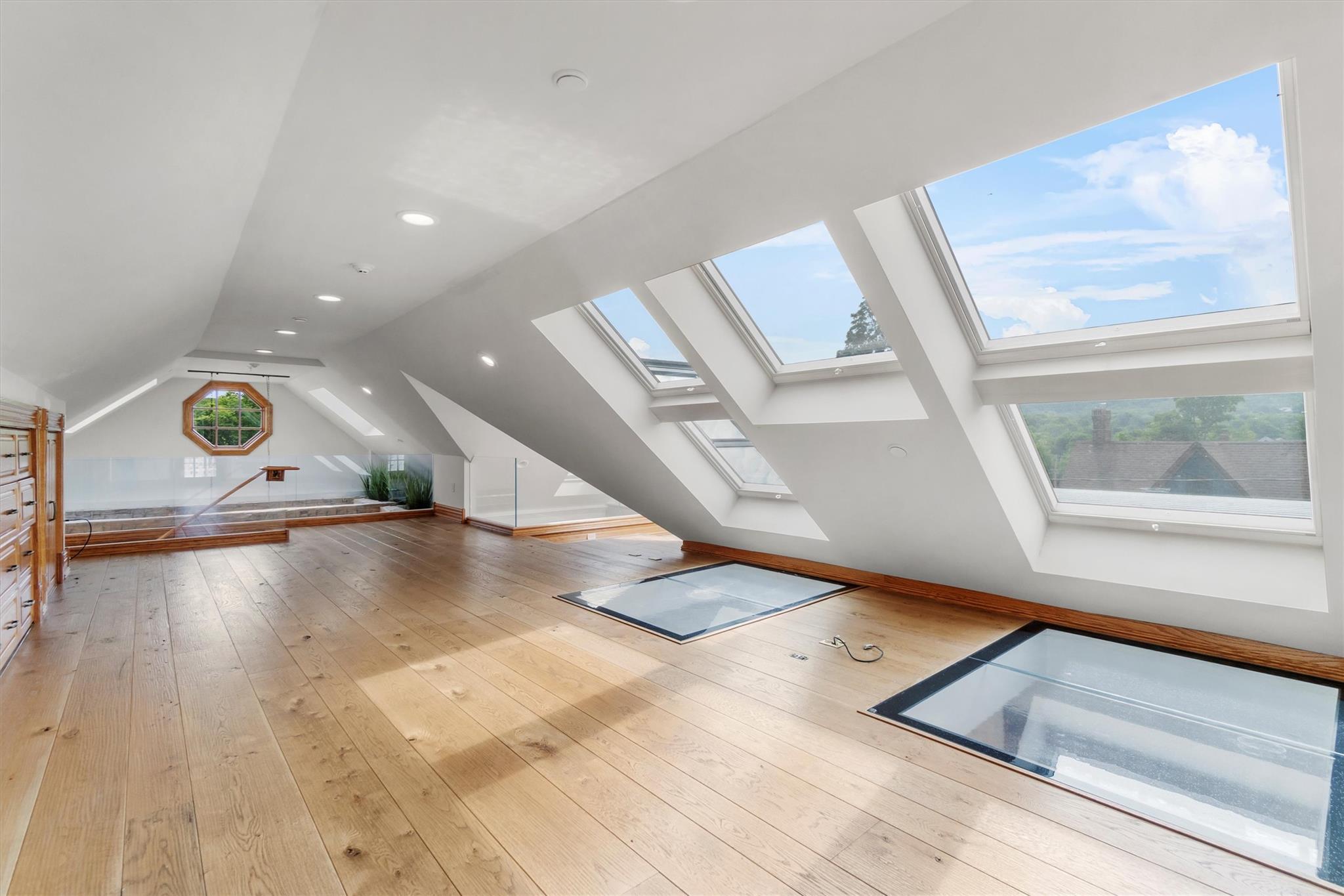 Beacon, New York 12508, United States, 1 Bedroom Bedrooms, ,2 BathroomsBathrooms,Residential,Active,150401