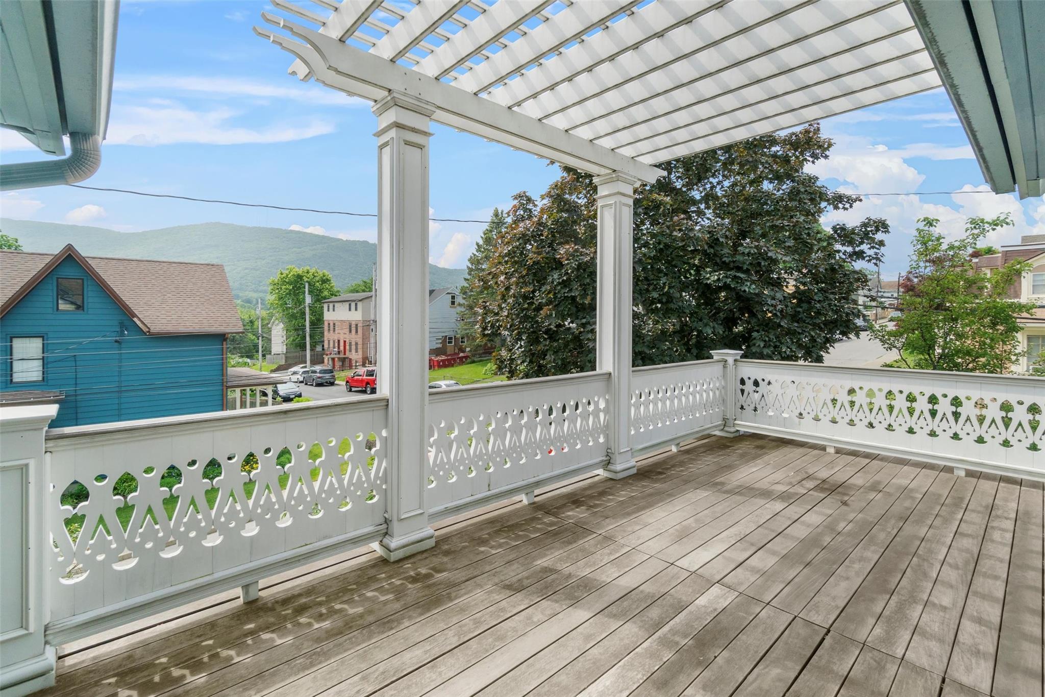 Beacon, New York 12508, United States, 1 Bedroom Bedrooms, ,2 BathroomsBathrooms,Residential,Active,150401