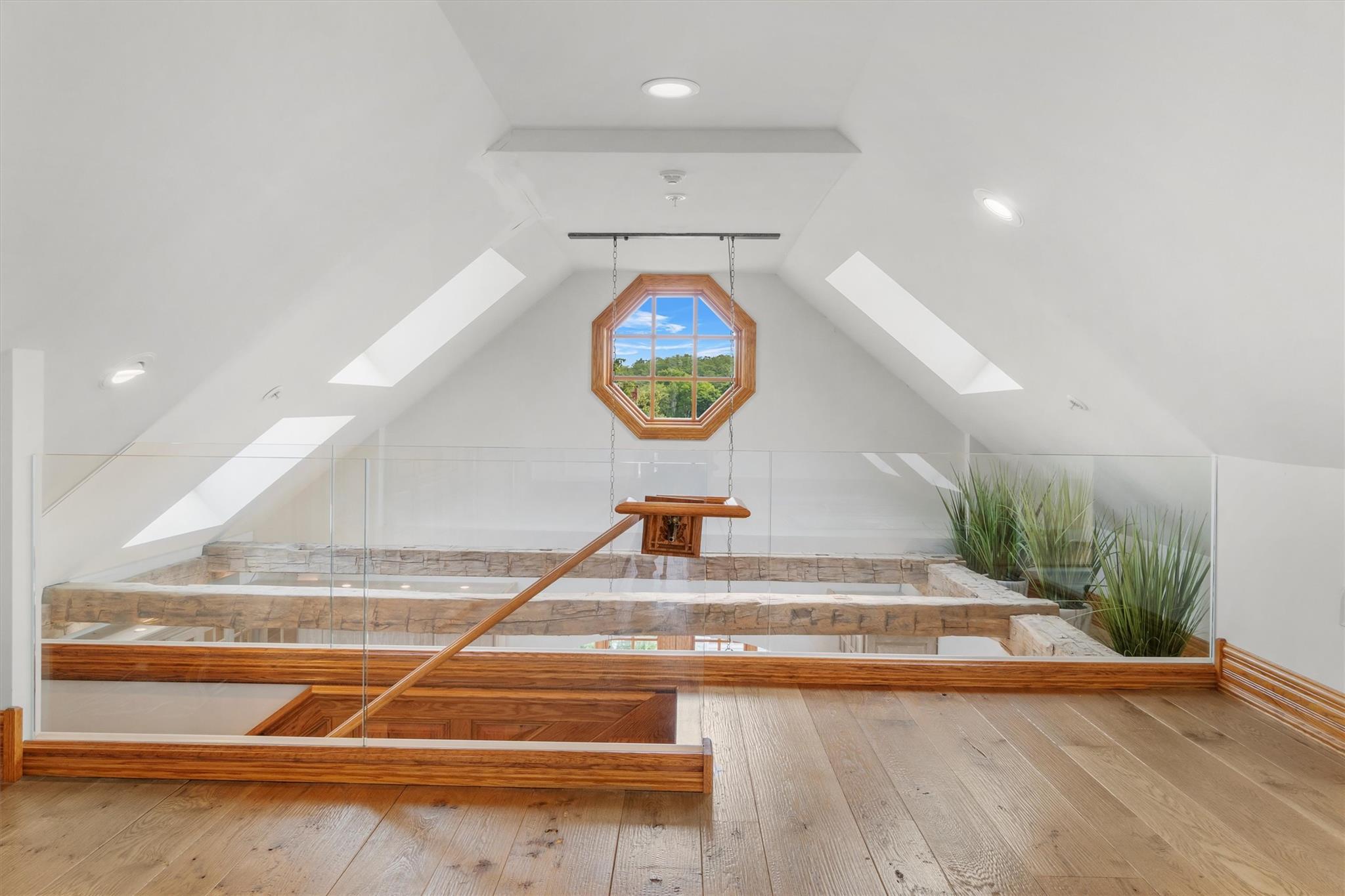 Beacon, New York 12508, United States, 1 Bedroom Bedrooms, ,2 BathroomsBathrooms,Residential,Active,150401