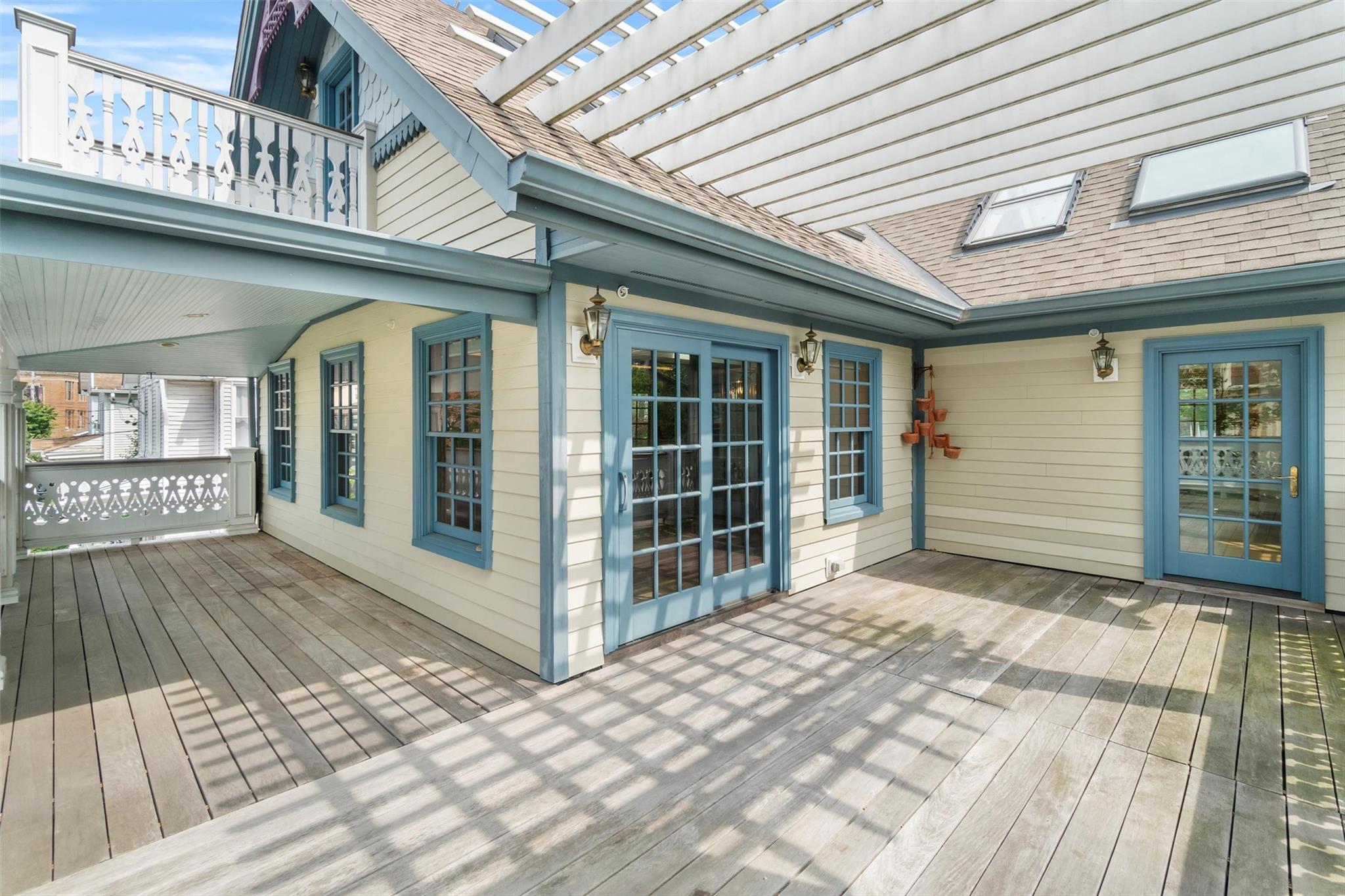 Beacon, New York 12508, United States, 1 Bedroom Bedrooms, ,2 BathroomsBathrooms,Residential,Active,150401