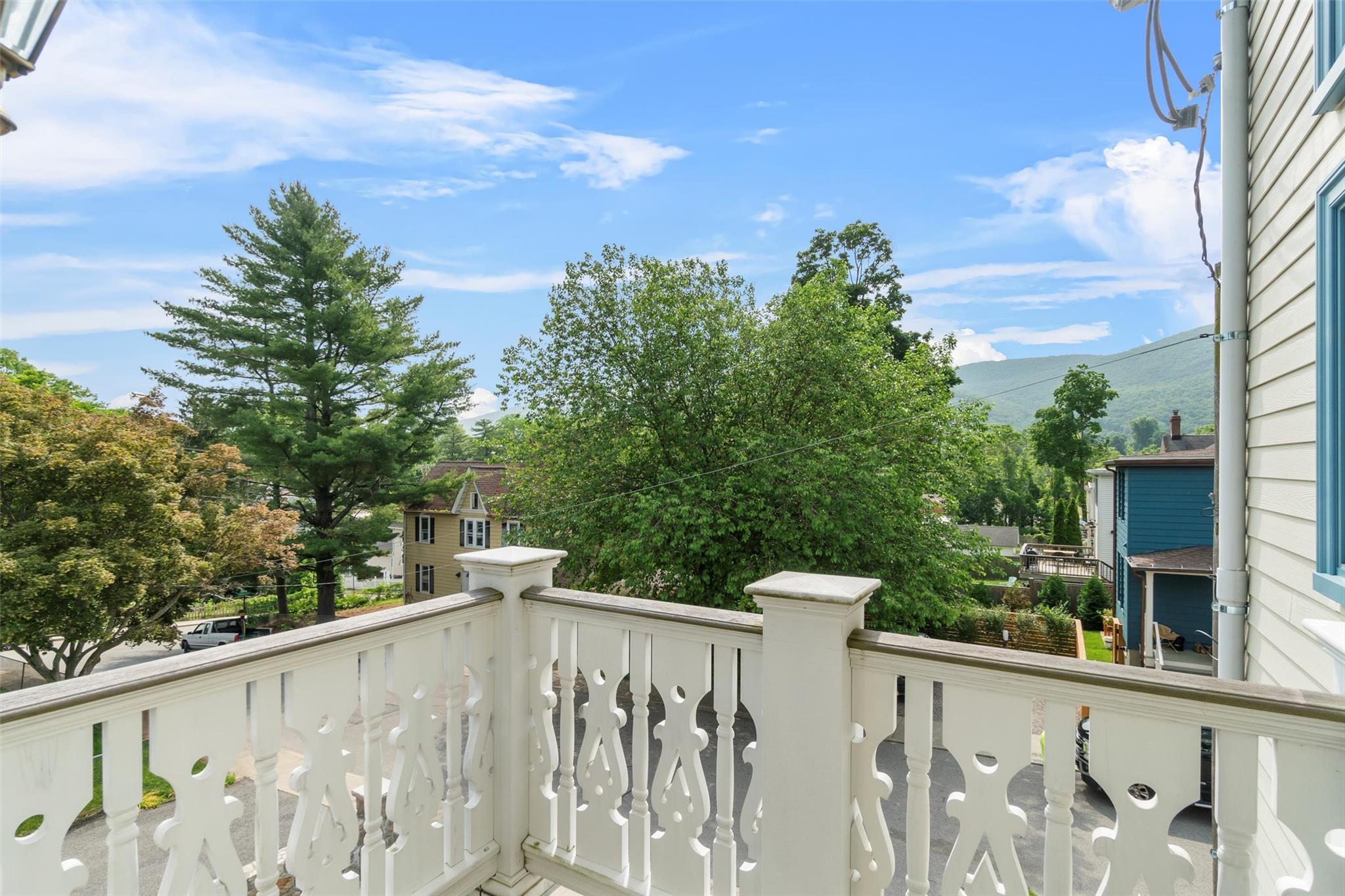 Beacon, New York 12508, United States, 1 Bedroom Bedrooms, ,2 BathroomsBathrooms,Residential,Active,150401