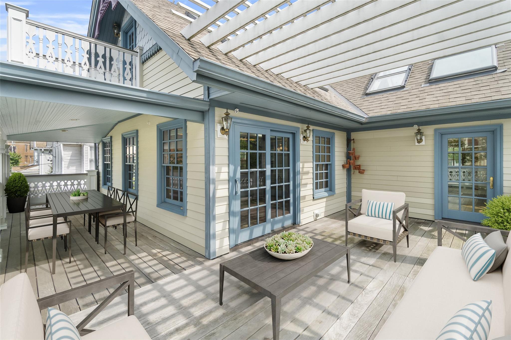 Beacon, New York 12508, United States, 1 Bedroom Bedrooms, ,2 BathroomsBathrooms,Residential,Active,150401