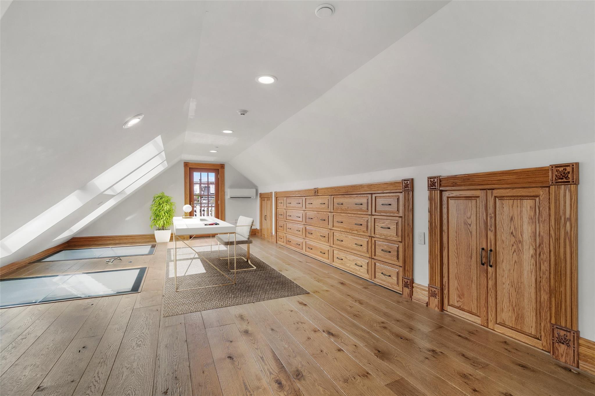 Beacon, New York 12508, United States, 1 Bedroom Bedrooms, ,2 BathroomsBathrooms,Residential,Active,150401