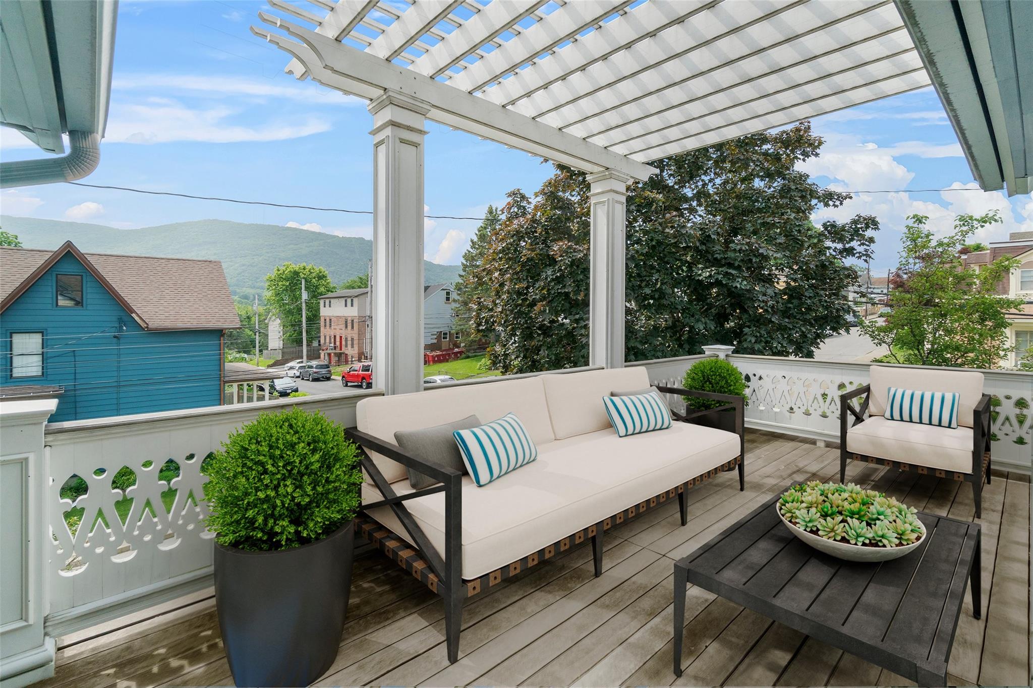 Beacon, New York 12508, United States, 1 Bedroom Bedrooms, ,2 BathroomsBathrooms,Residential,Active,150401