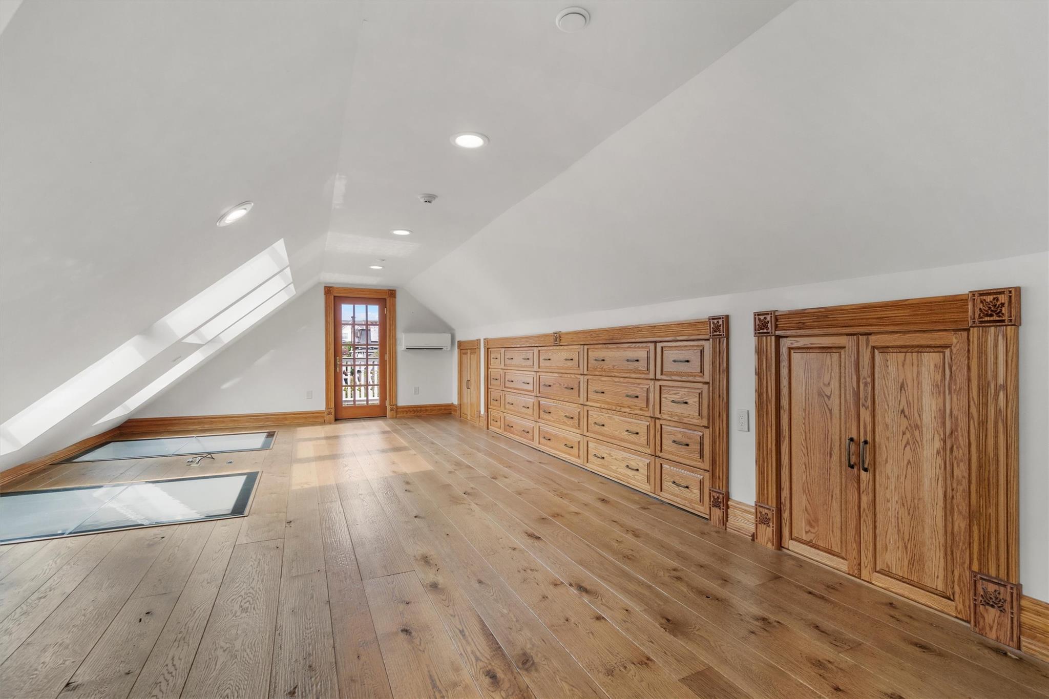 Beacon, New York 12508, United States, 1 Bedroom Bedrooms, ,2 BathroomsBathrooms,Residential,Active,150401