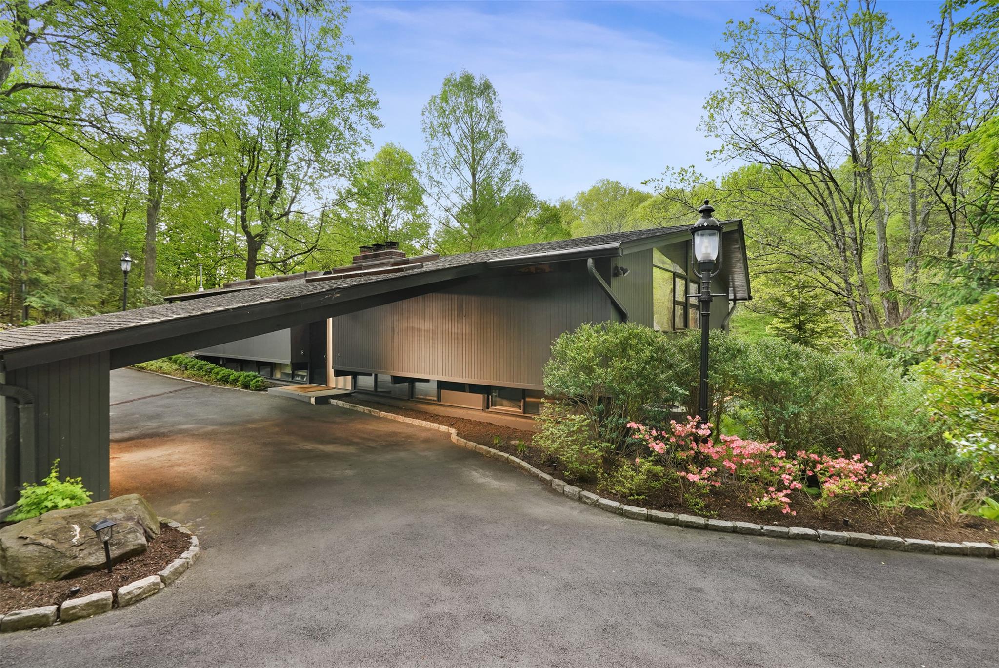 107 Middle Patent Road, Bedford, New York image 2