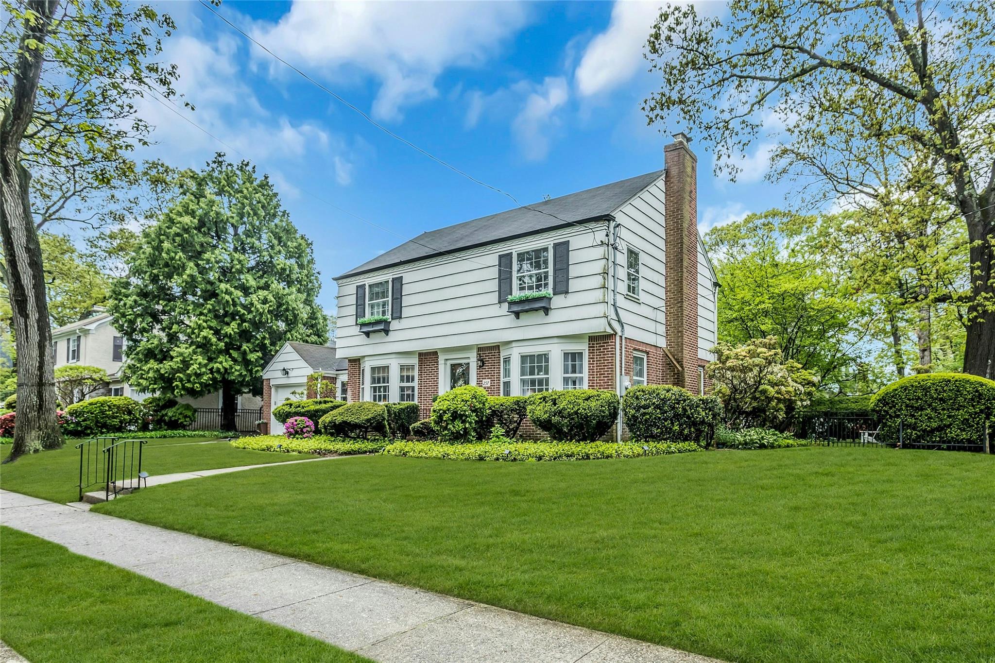257 Hewlett Avenue, Merrick, New York image 2