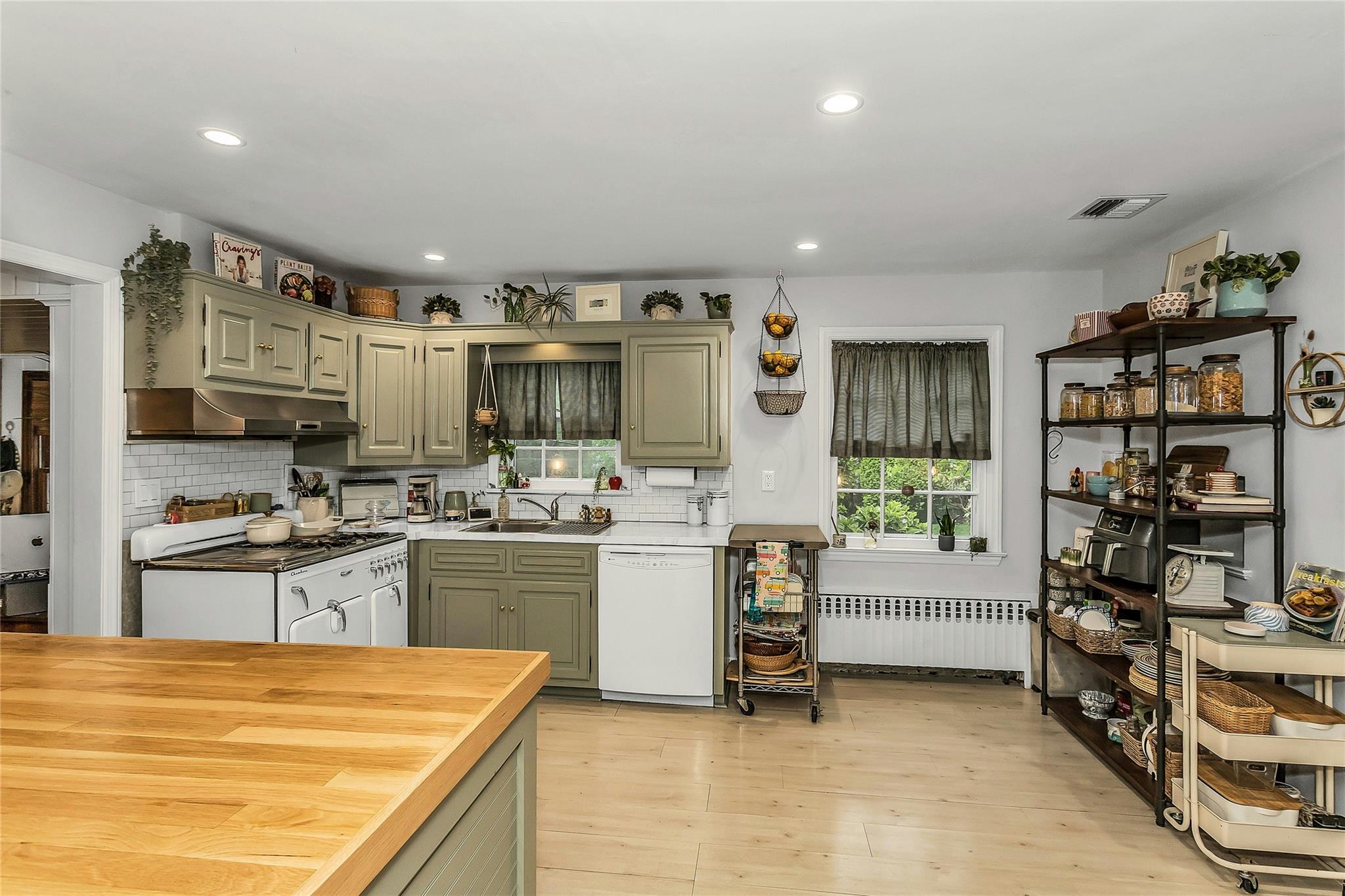 257 Hewlett Avenue, Merrick, New York image 11