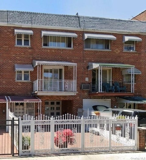 Multifamily For Sale - 1121 Saint Lawrence Avenue<br/> Bronx, NY 10472