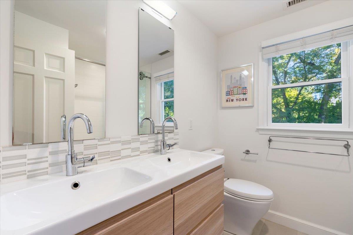 59 Larchmont Avenue, Larchmont, New York image 22