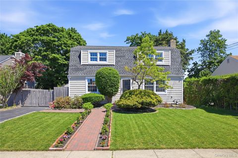 Homes For Sale - 25 Parkdale Drive<br/> North Babylon, NY 11703