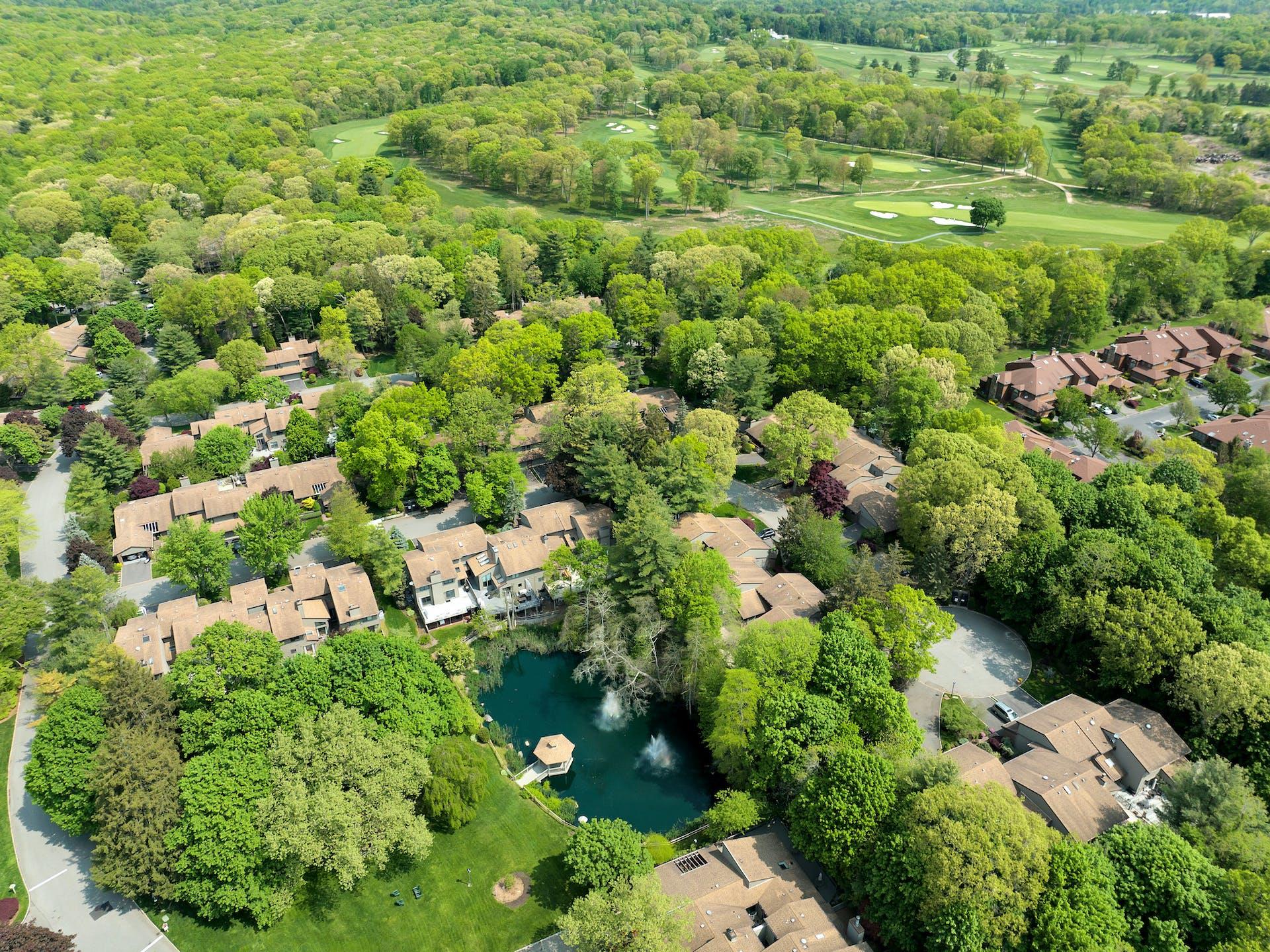 130 Golf View Drive, Jericho, New York image 34