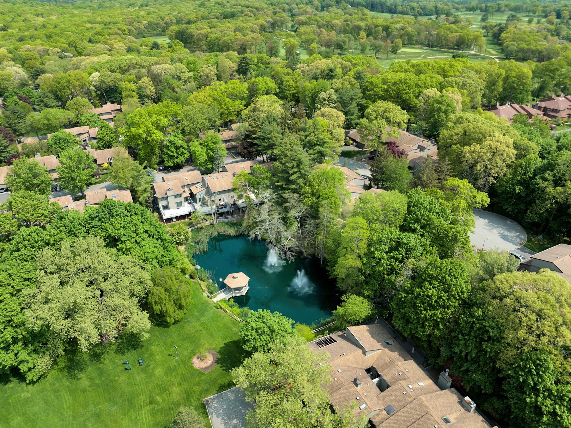 130 Golf View Drive, Jericho, New York image 37