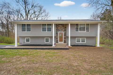 Homes For Sale - 6 Viaduct Court<br/> Salisbury Mills, NY 12577