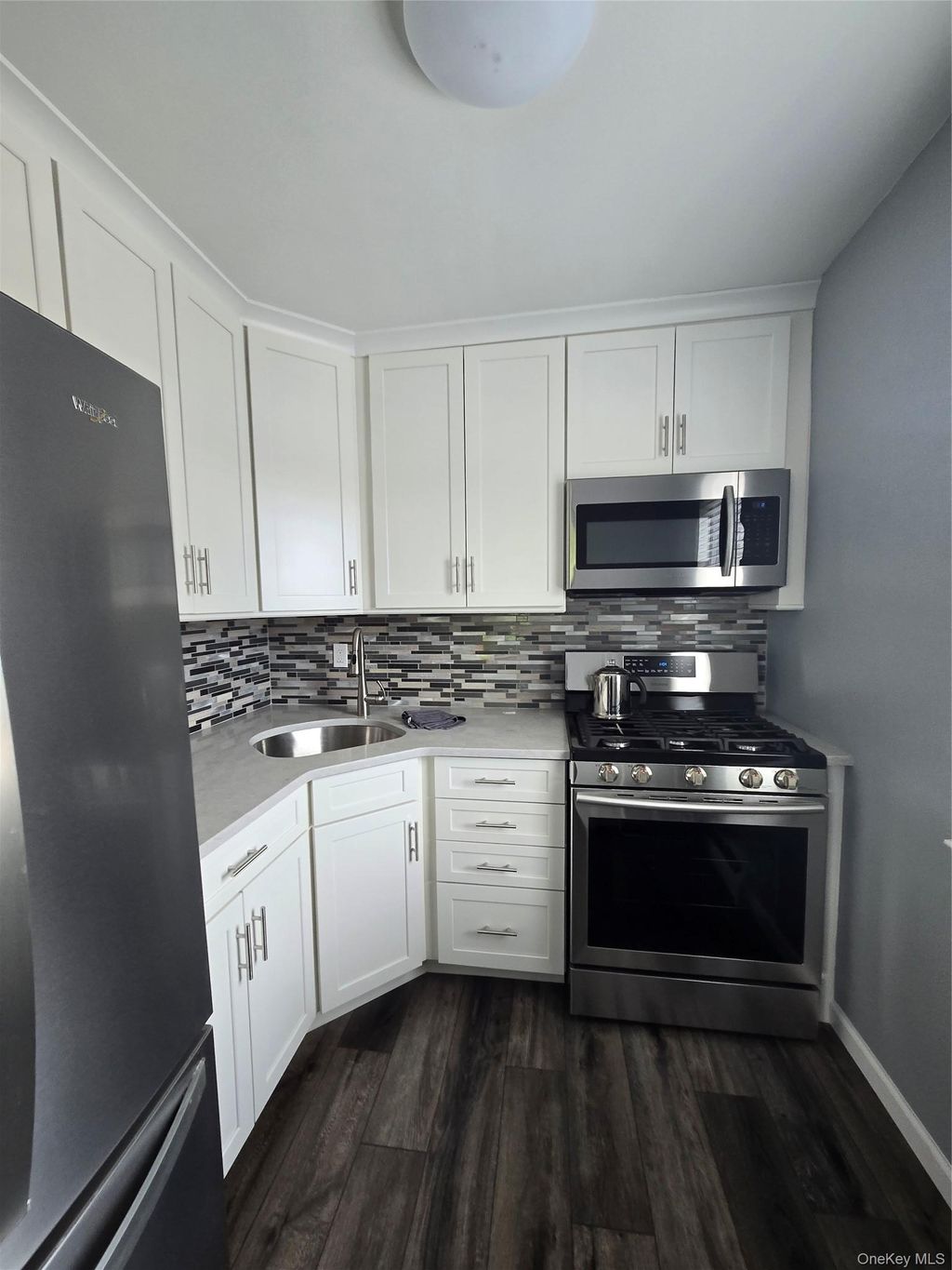 Photo of 3 Anchorage Lane #1B, Oyster Bay, NY 11771 (MLS # 995765)