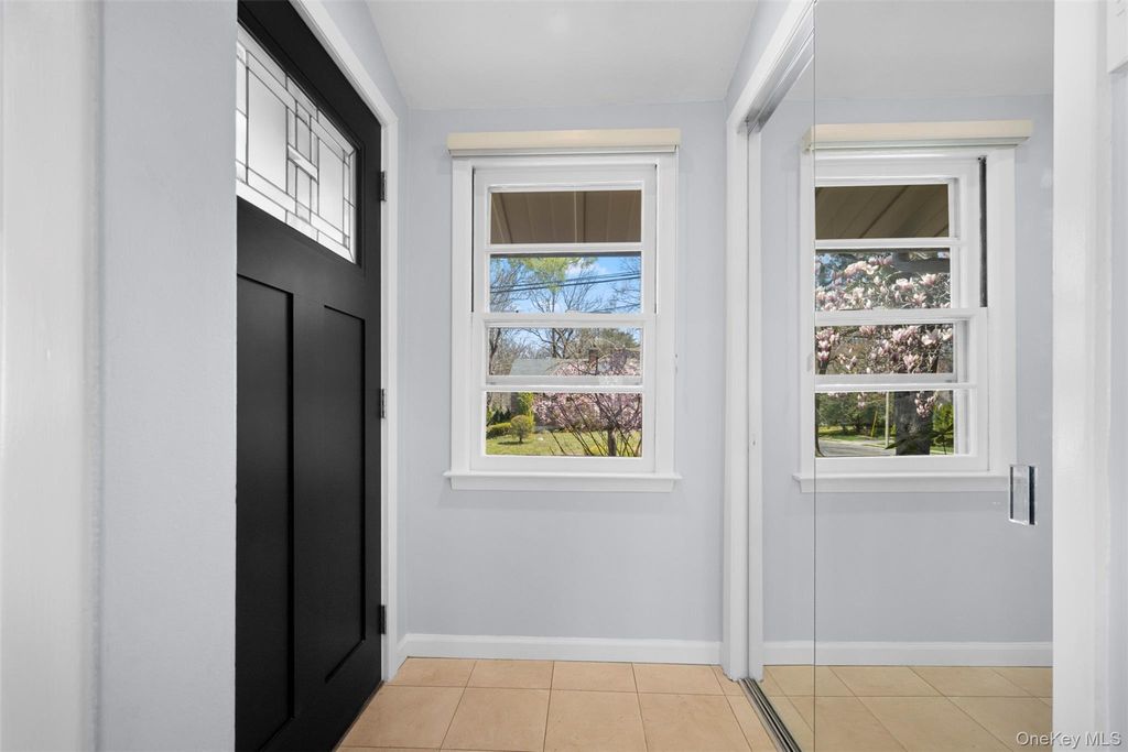 Photo of 20 Brampton Lane, Great Neck, NY 11023 (MLS # 982555)