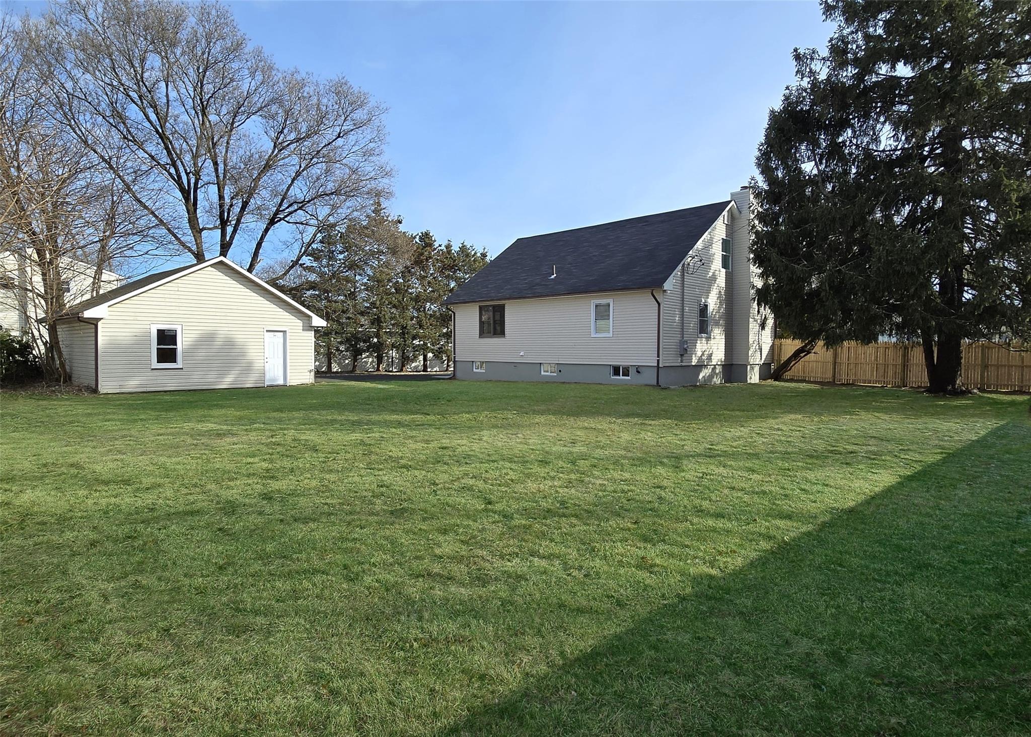 357 Twin Bark Avenue, Holbrook, New York image 21