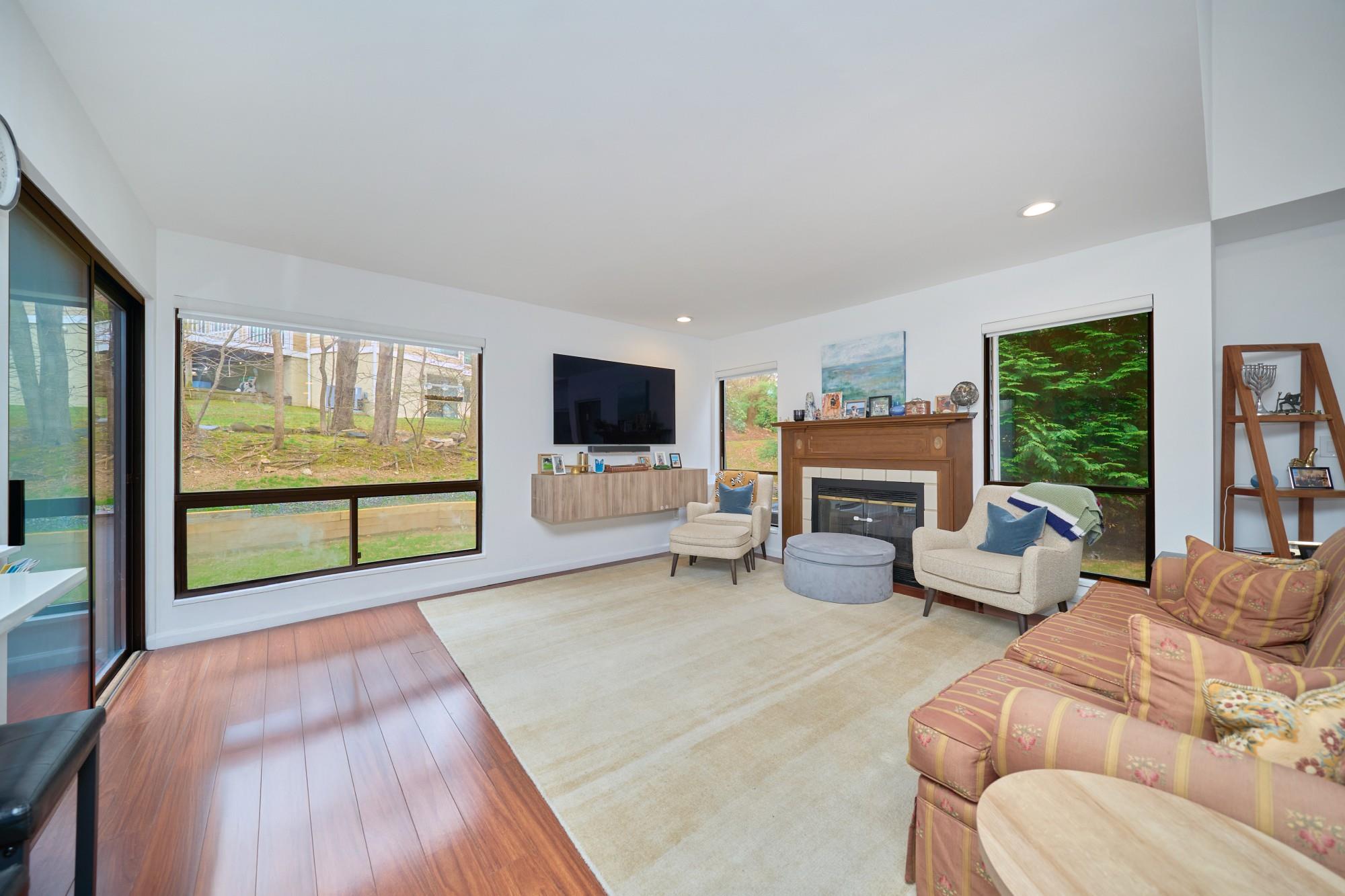 41 Westwood Circle, Irvington, New York image 2