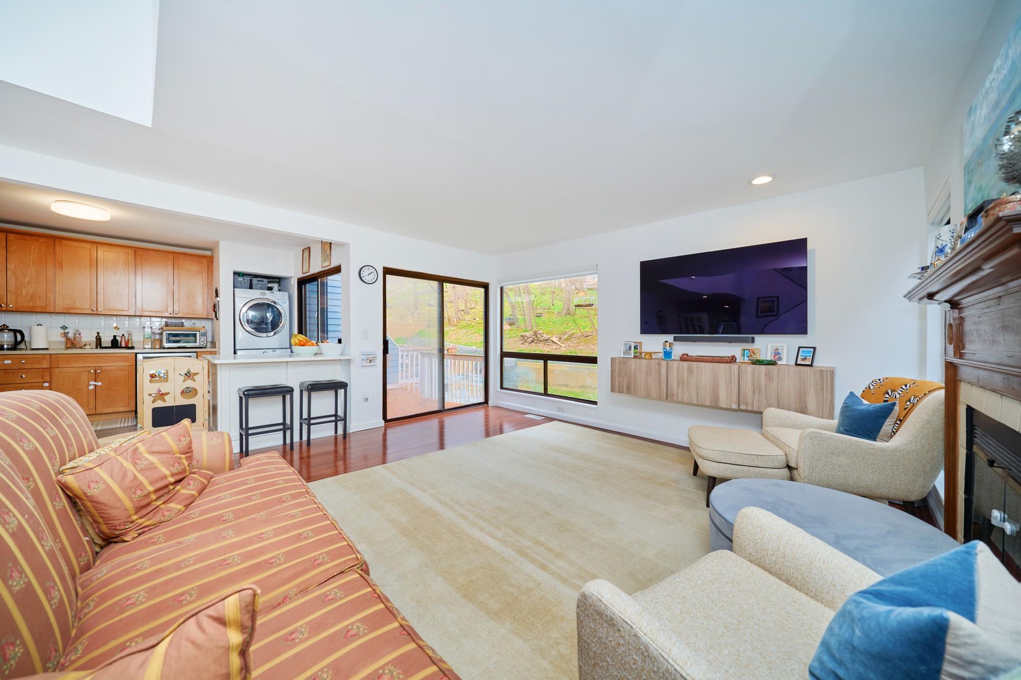 41 Westwood Circle, Irvington, New York image 1