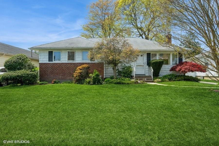 1024 Johnston Avenue, Wantagh, New York image 2