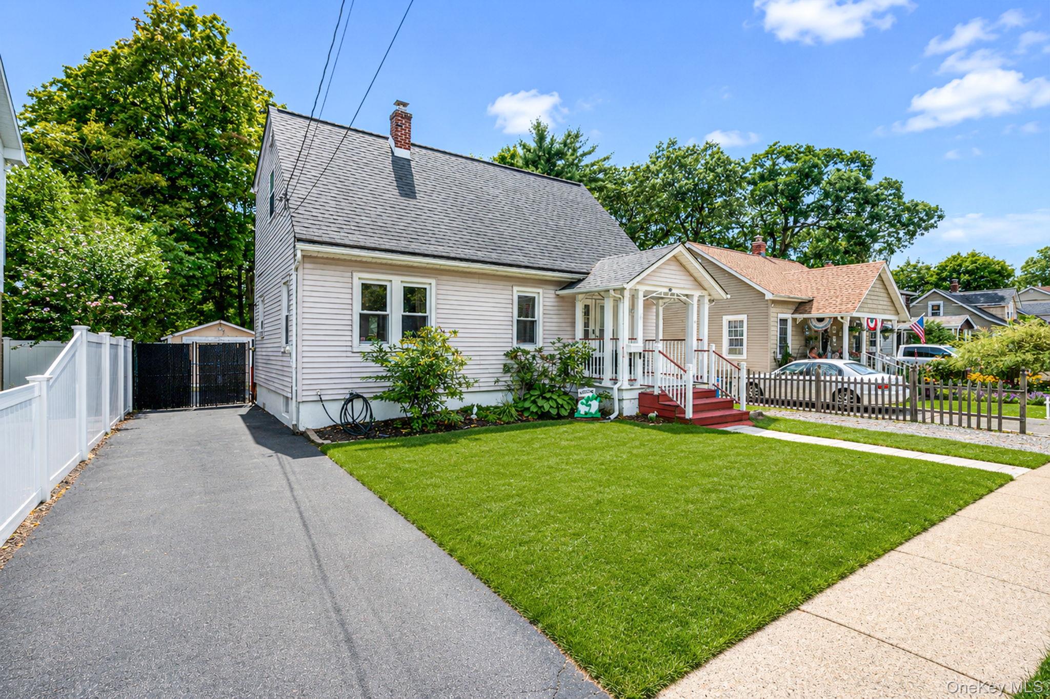 14 Richard Avenue - Photo 3