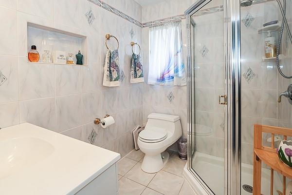 80 Lauren Avenue, Dix Hills, New York image 18