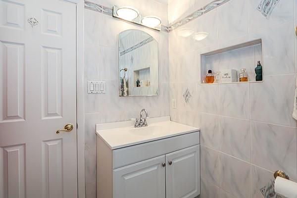 80 Lauren Avenue, Dix Hills, New York image 19
