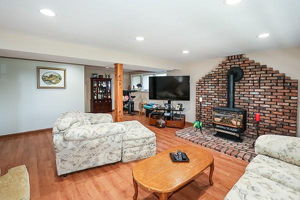 80 Lauren Avenue, Dix Hills, New York image 26