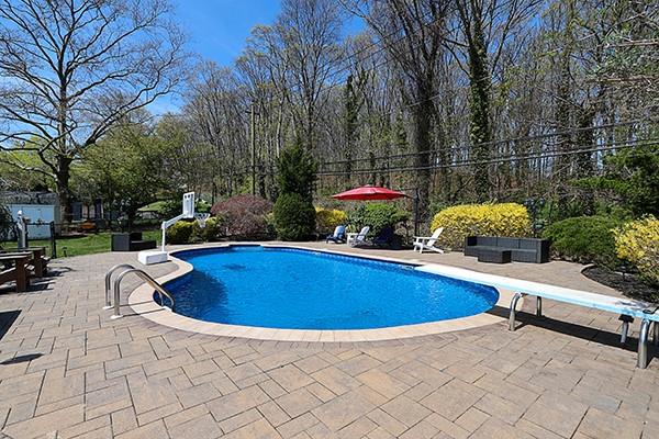 80 Lauren Avenue, Dix Hills, New York image 38