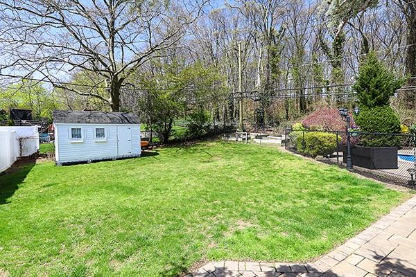 80 Lauren Avenue, Dix Hills, New York image 34
