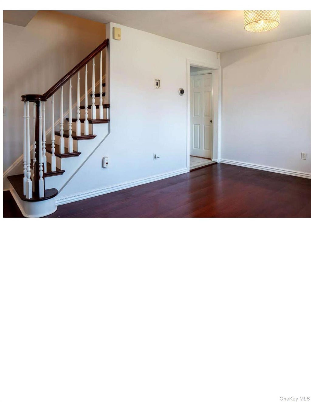 Photo of 27 W Lakeland Street, Bay Shore, NY 11706 (MLS # 1028145)