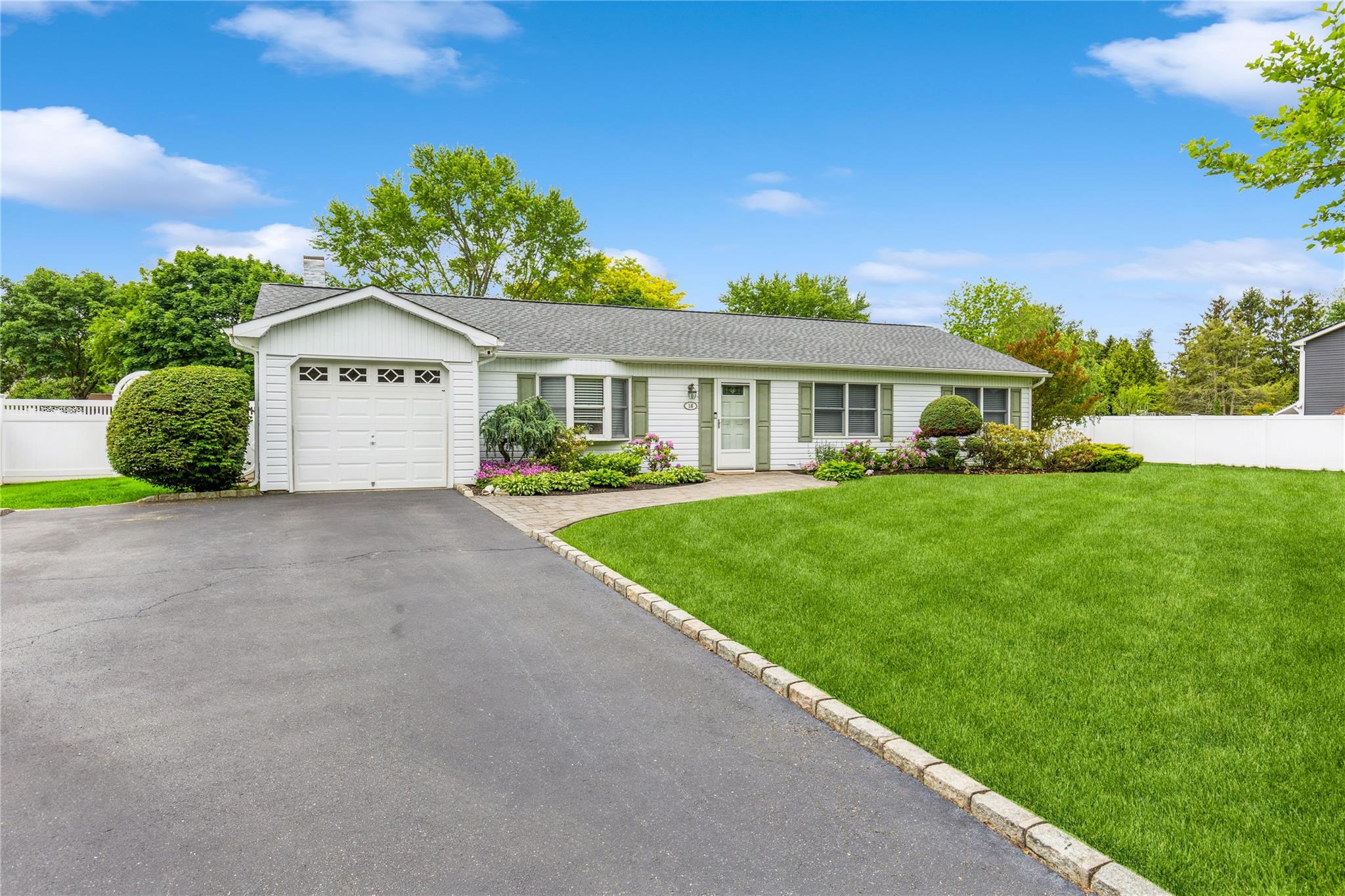 16 Puritan Avenue, Mount Sinai, New York image 2