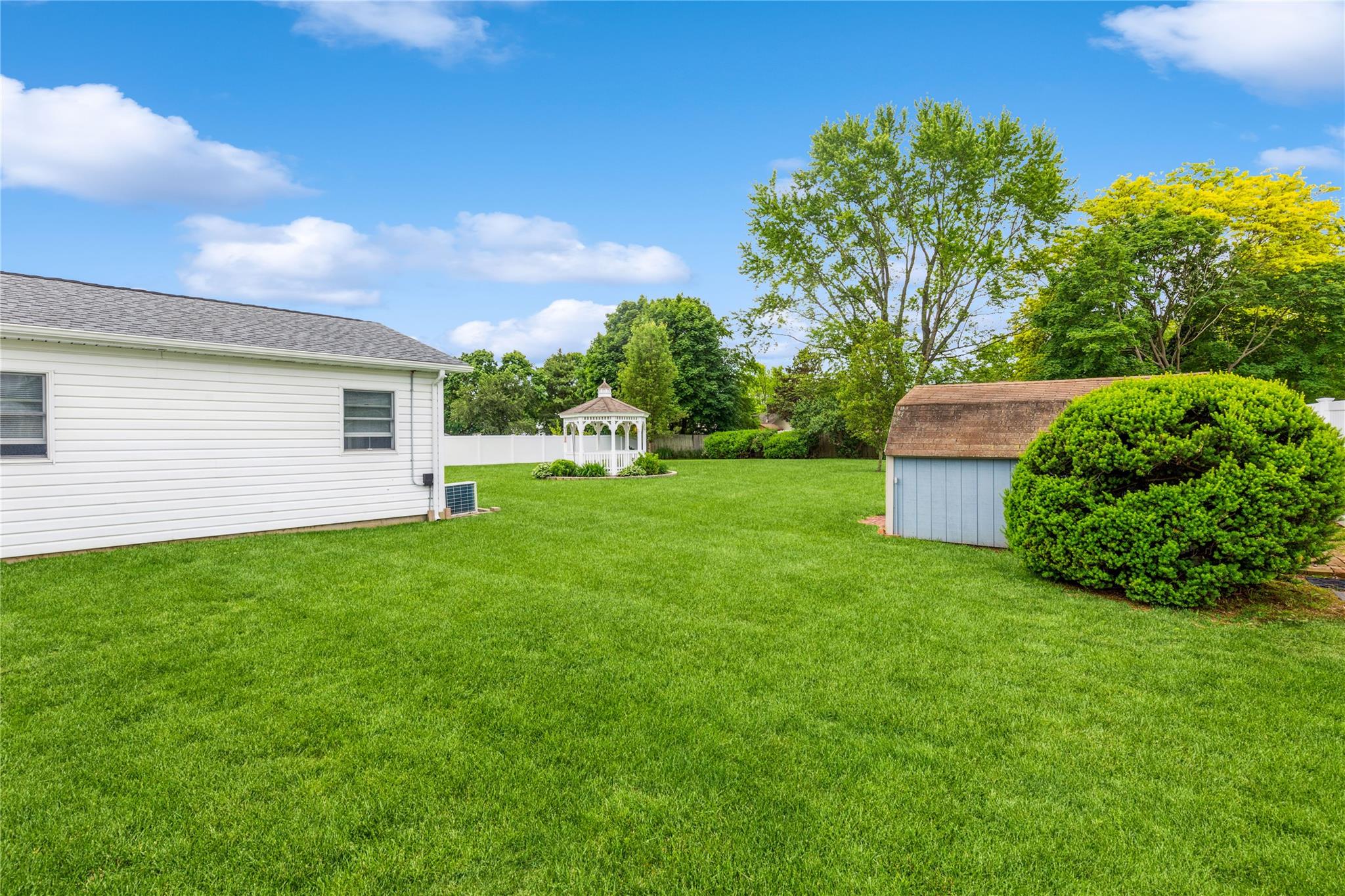 16 Puritan Avenue, Mount Sinai, New York image 15