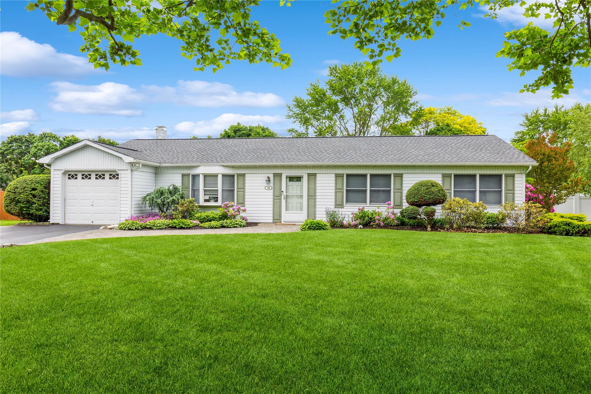 16 Puritan Avenue, Mount Sinai, New York image 1