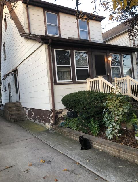 Photo of 119 Pilgrim Place, Valley Stream, NY 11580 (MLS # 931364)