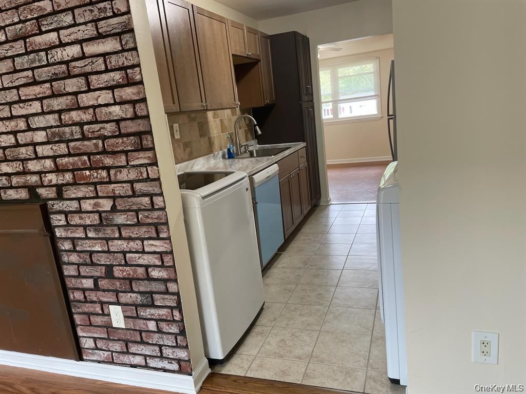 Photo of 95 Hill Court, Calverton, NY 11933 (MLS # 958659)